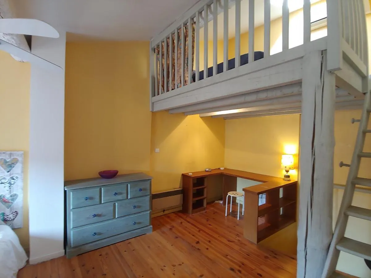 Charmante Maison Arlesienne A L'Ombre Des Arenes, De 2 A 5P 0*, Arles