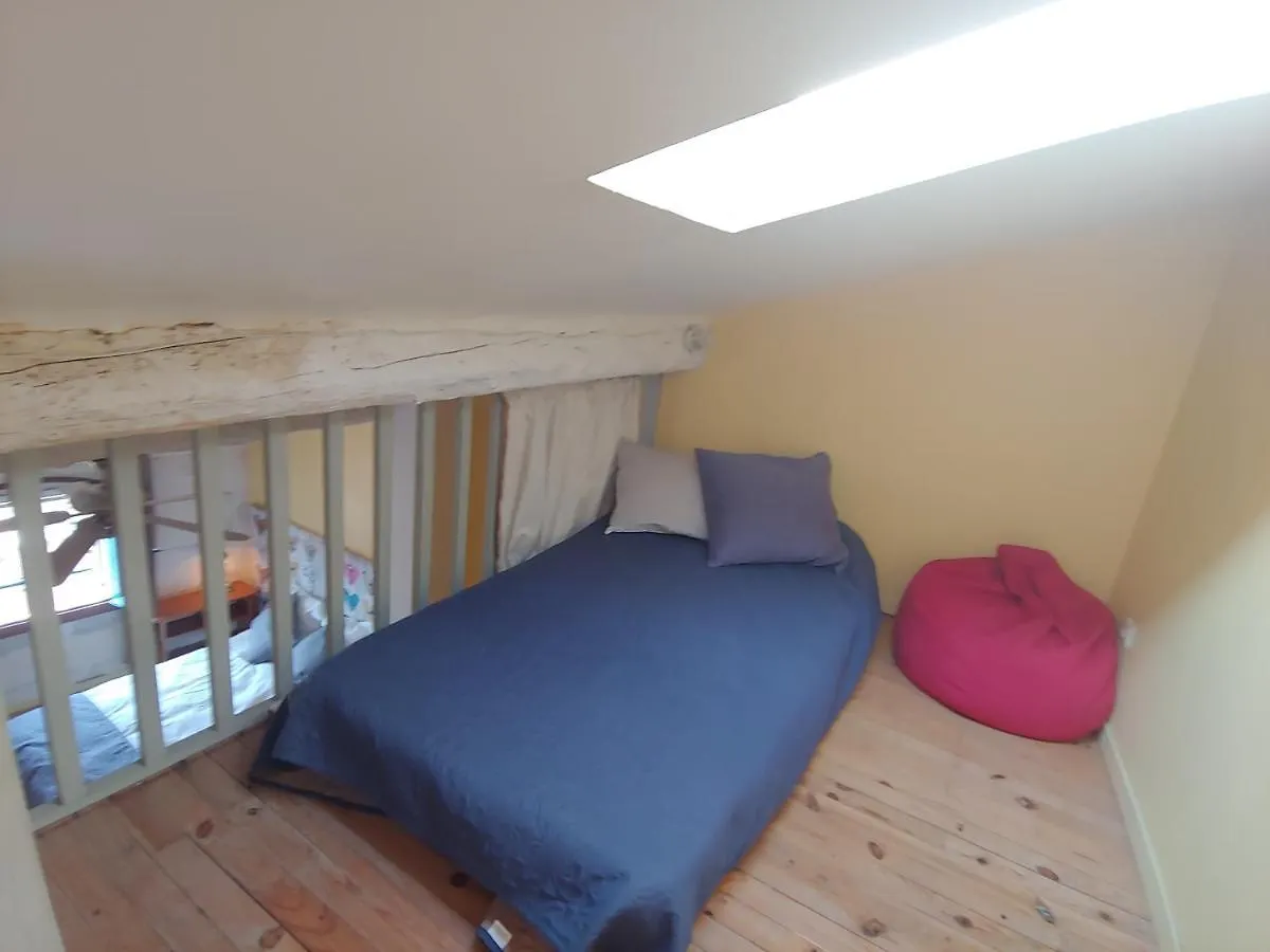Holiday home Charmante Maison Arlesienne A L'Ombre Des Arenes, De 2 A 5P France