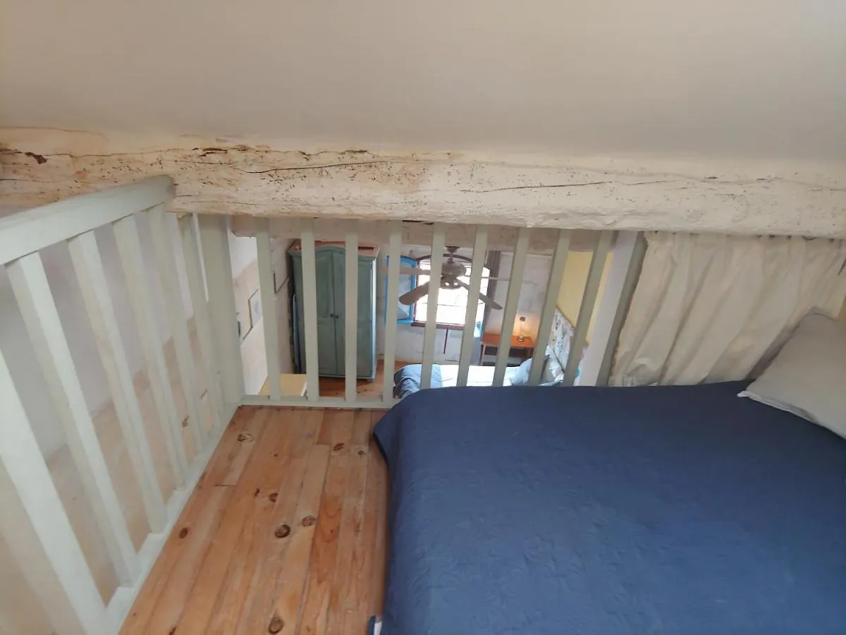 Holiday home Charmante Maison Arlesienne A L'Ombre Des Arenes, De 2 A 5P France