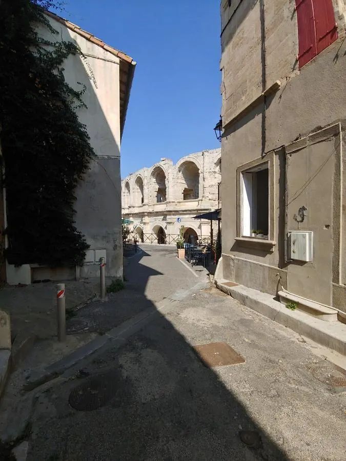 Charmante Maison Arlesienne A L'Ombre Des Arenes, De 2 A 5P Holiday home Arles