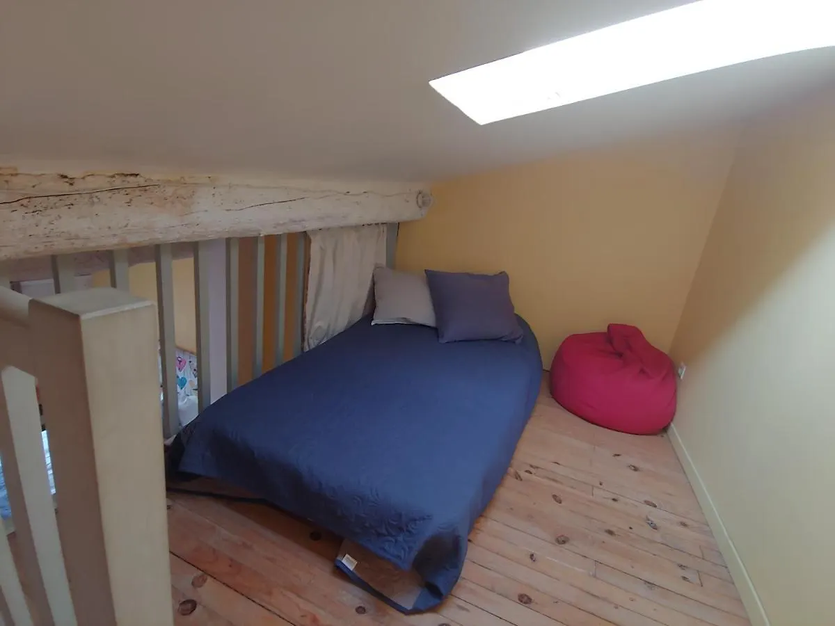 Holiday home Charmante Maison Arlesienne A L'Ombre Des Arenes, De 2 A 5P France