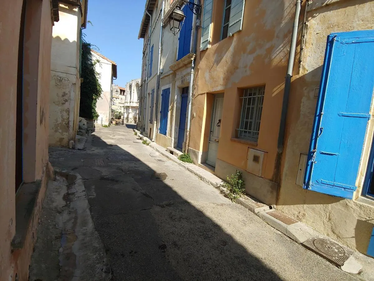 Holiday home Charmante Maison Arlesienne A L'Ombre Des Arenes, De 2 A 5P