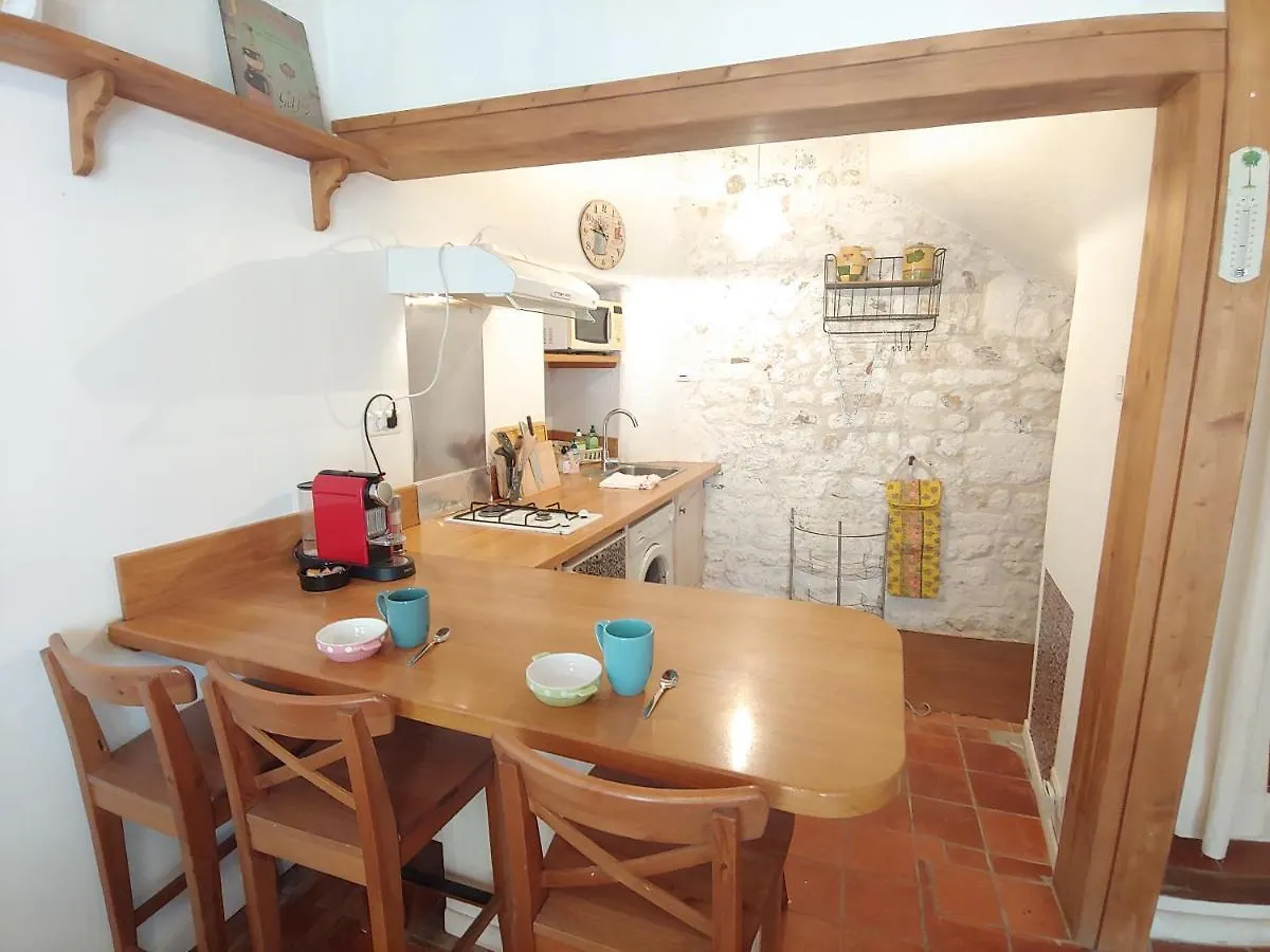Charmante Maison Arlesienne A L'Ombre Des Arenes, De 2 A 5P 0*, Arles