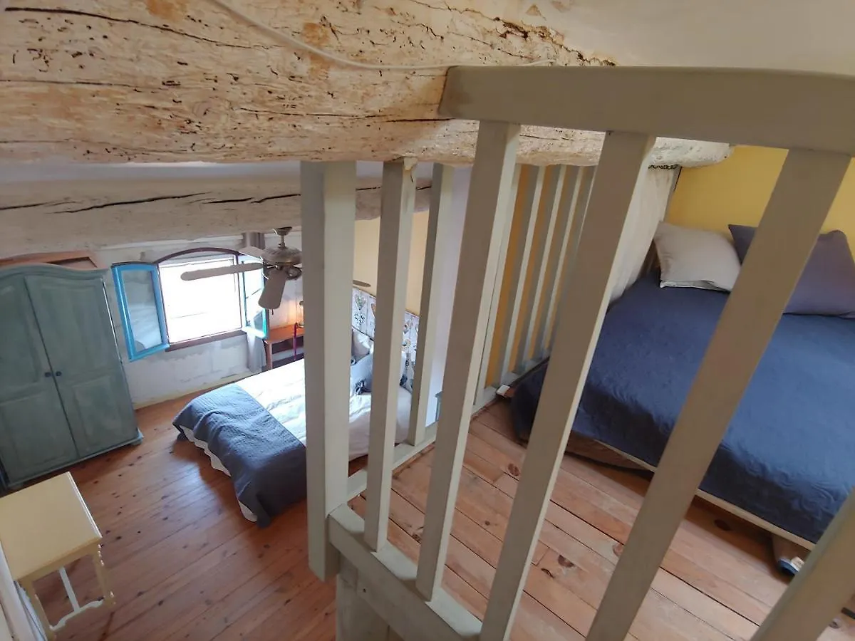 Holiday home Charmante Maison Arlesienne A L'Ombre Des Arenes, De 2 A 5P