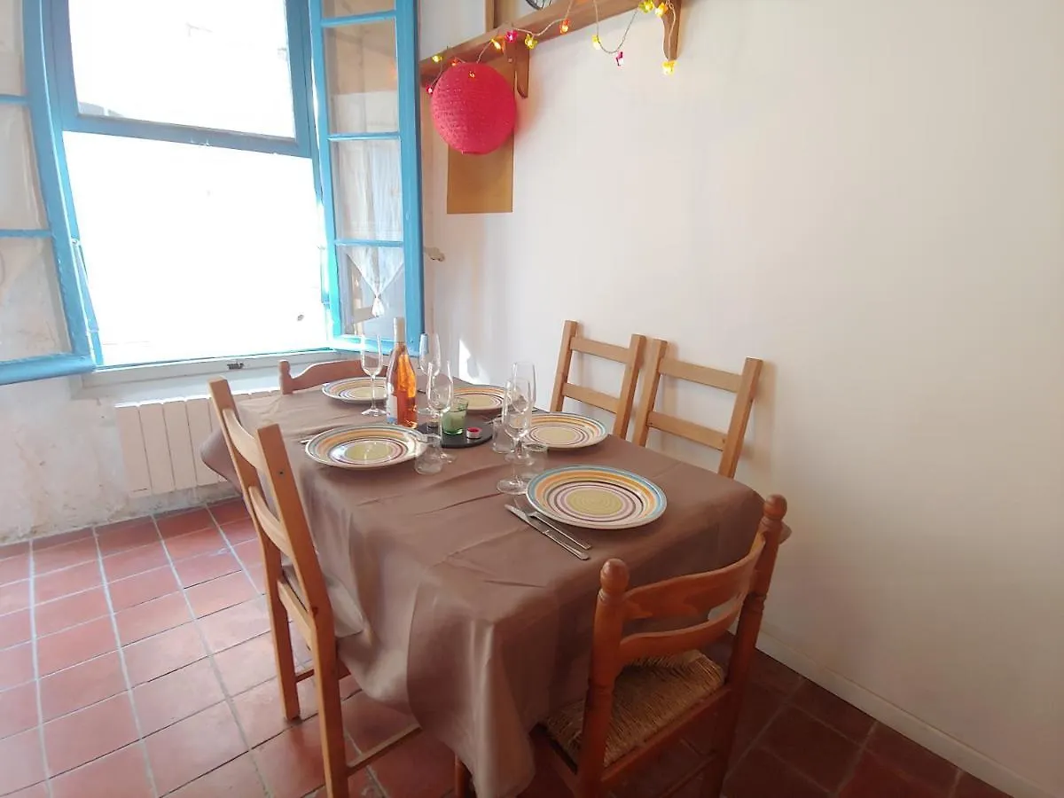 Holiday home Charmante Maison Arlesienne A L'Ombre Des Arenes, De 2 A 5P