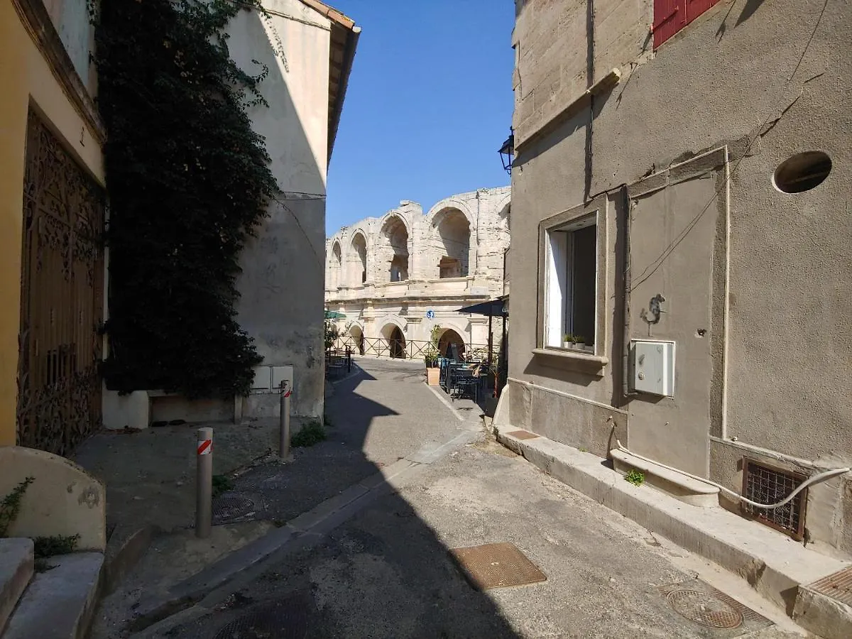 Holiday home Charmante Maison Arlesienne A L'Ombre Des Arenes, De 2 A 5P